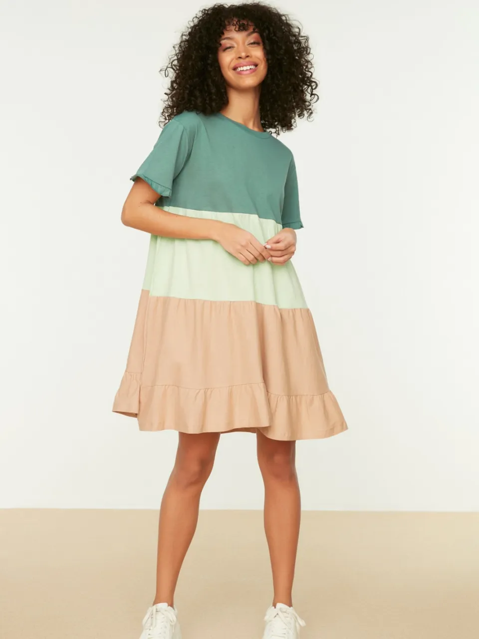 Trendyol Dames Mouwloze Crew Neck Shift Mini Jurk Groen