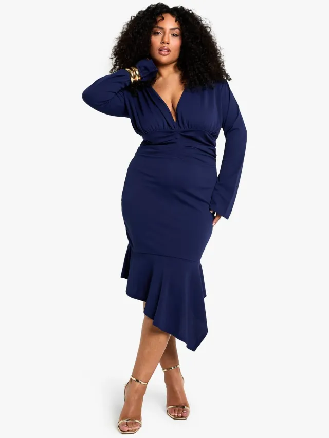 boohoo Dames plus asymmetrische plunge midi-jurk Marineblauw