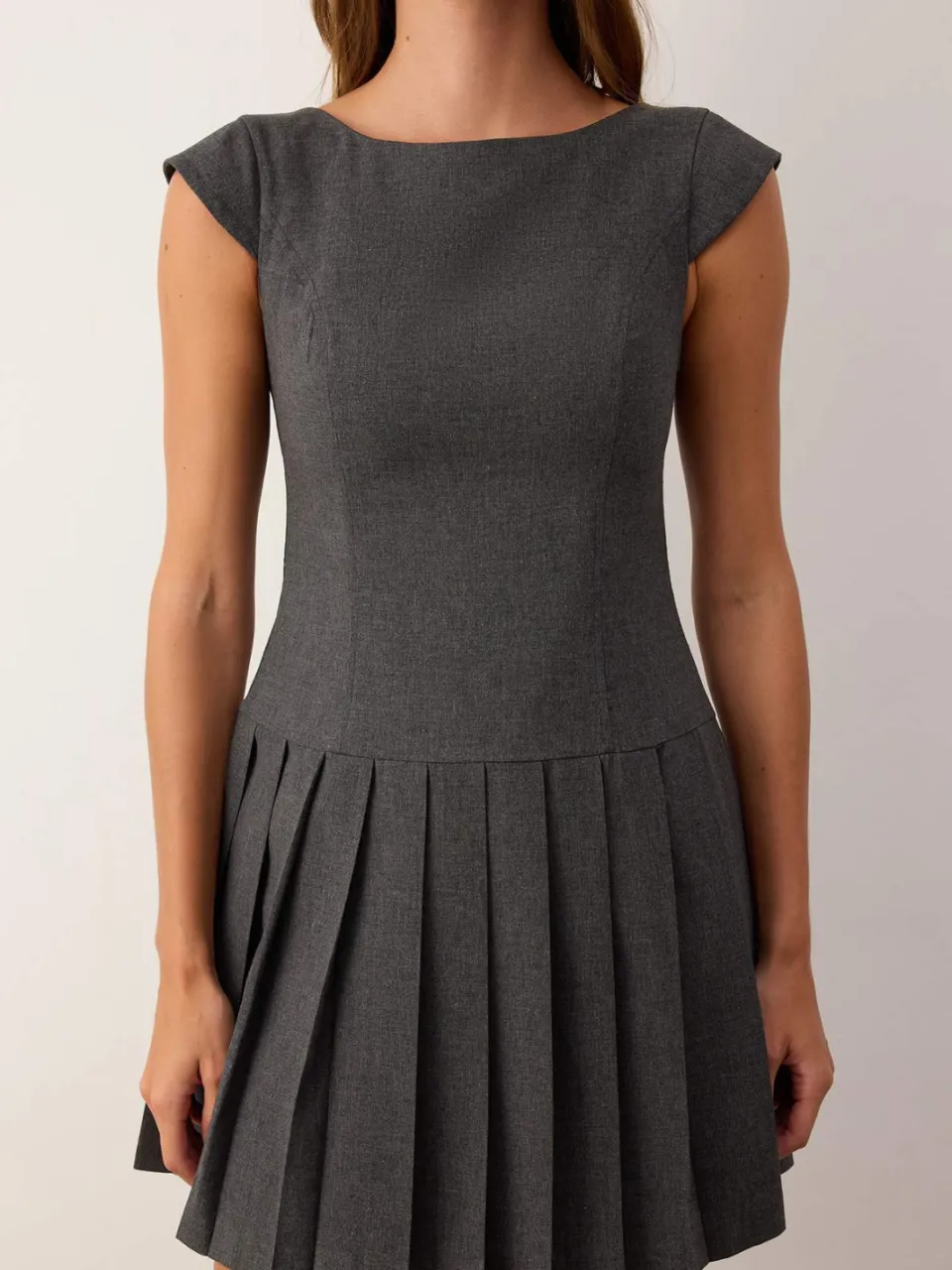 Trendyol TRENDYOLMİLLA Dames Grijs Effen Kort / Mini Mouwloos Casual Skater Jurken, foto 2