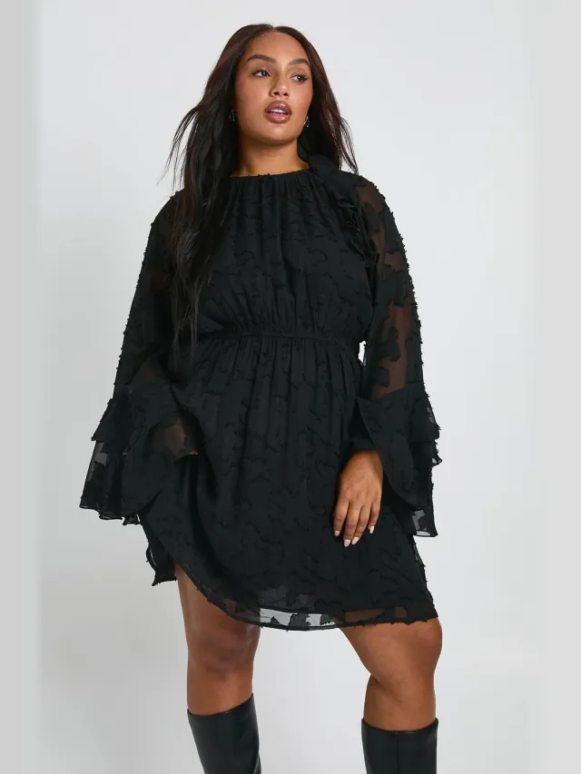 boohoo Dames Plus burnout bloemen ruffle smockjurk zwart, foto 2