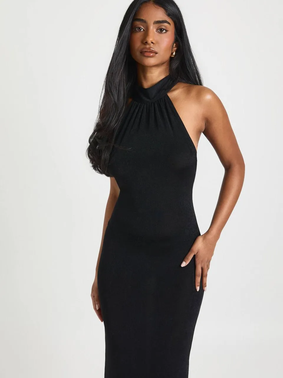 boohoo Dames Acetaat Slinky Halternek Midi Jurk Zwart
