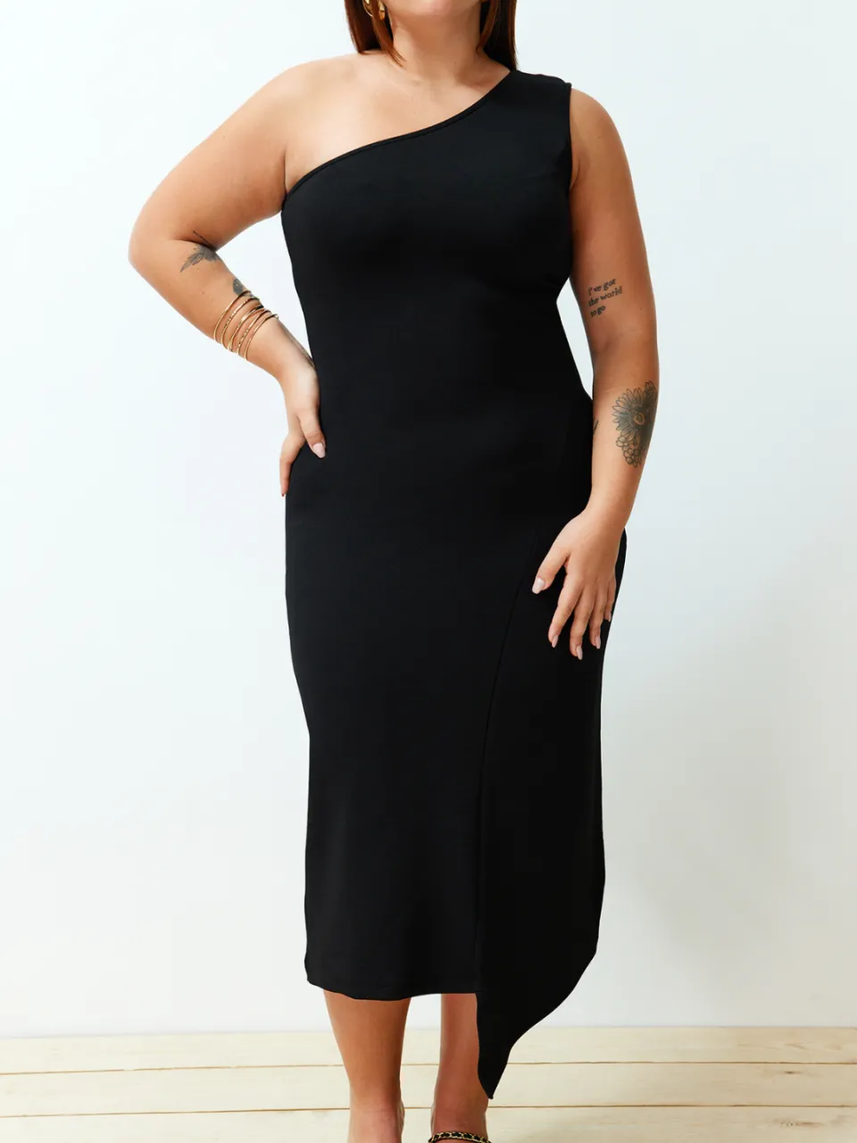 Trendyol Curve Dames Zwart Effen Midi Mouwloos Casual Asymmetrisch Grote maten Jurk, foto 2