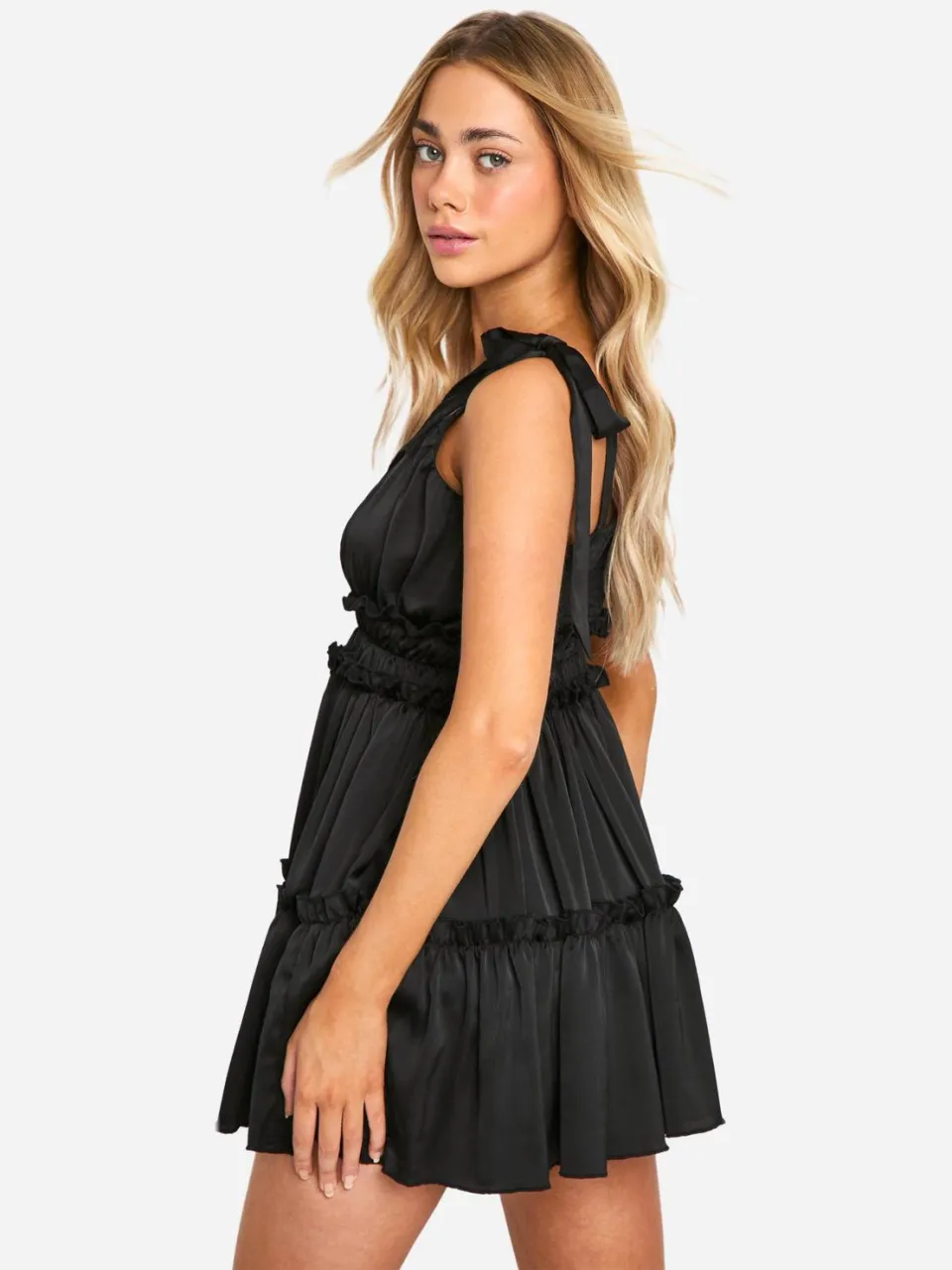 boohoo Dames Gelaagde Ruffle Skater Jurk zwart, foto 2