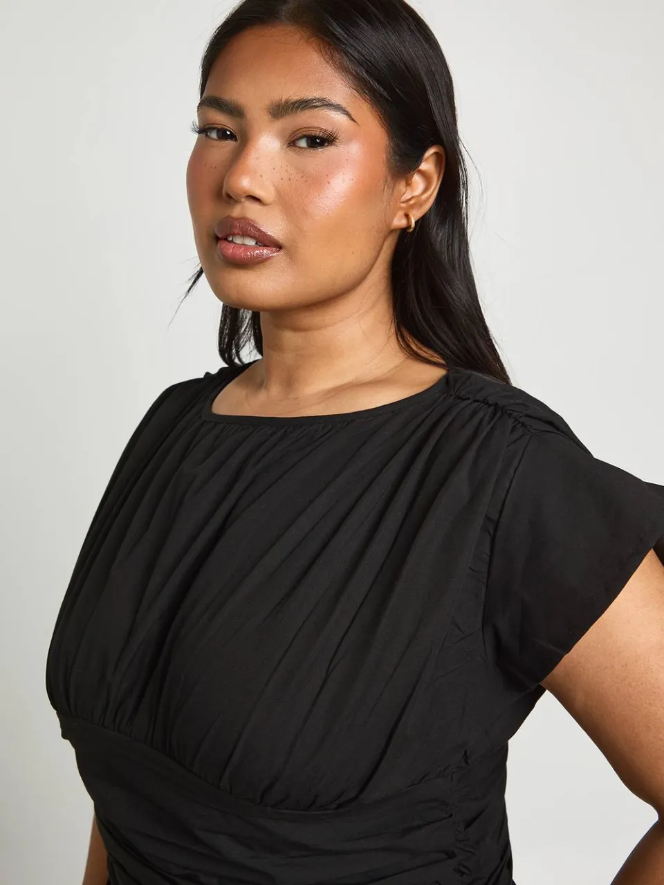 boohoo Dames Plus Jurk Met Getailleerd Detail En Plooien In Maxi-lengte zwart, foto 4