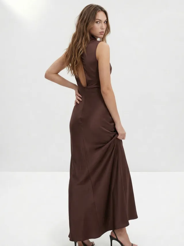 Trendyol TRENDYOLMİLLA Dames Bruin Effen Maxi Mouwloos Recht Avond & Gala Jurk, foto 2