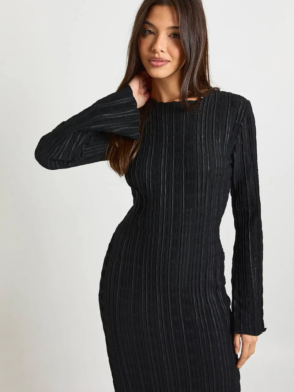 boohoo Dames Getextureerde maxi-jurk met uitlopende mouwen zwart, foto 4