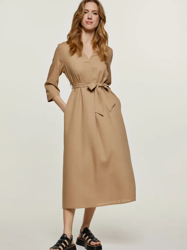 Conquista Beige linnen stijl midi jurk met ceintuur