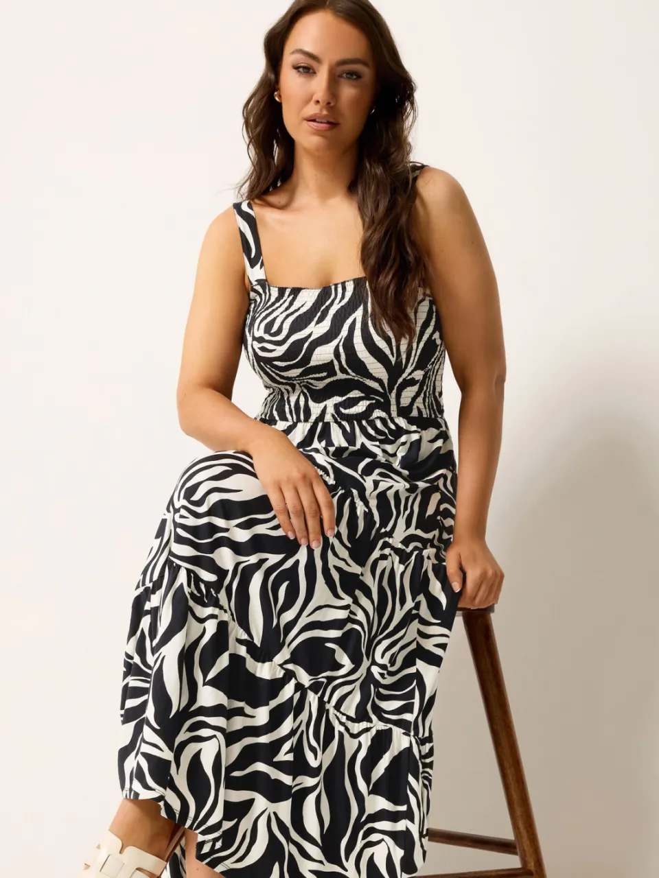Yours Zwarte Midijurk Met Zebraprint En Smockwerk, foto 2