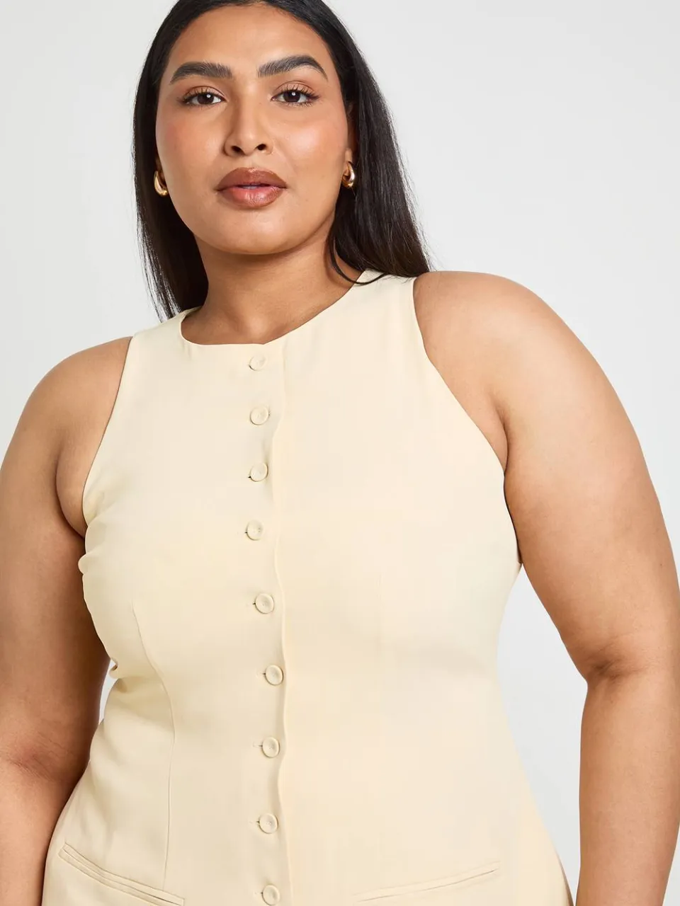 boohoo Dames Getailleerde Mini-jurk Met Knoopsluiting Aan De Voorkant In Plusmaat boter, foto 4