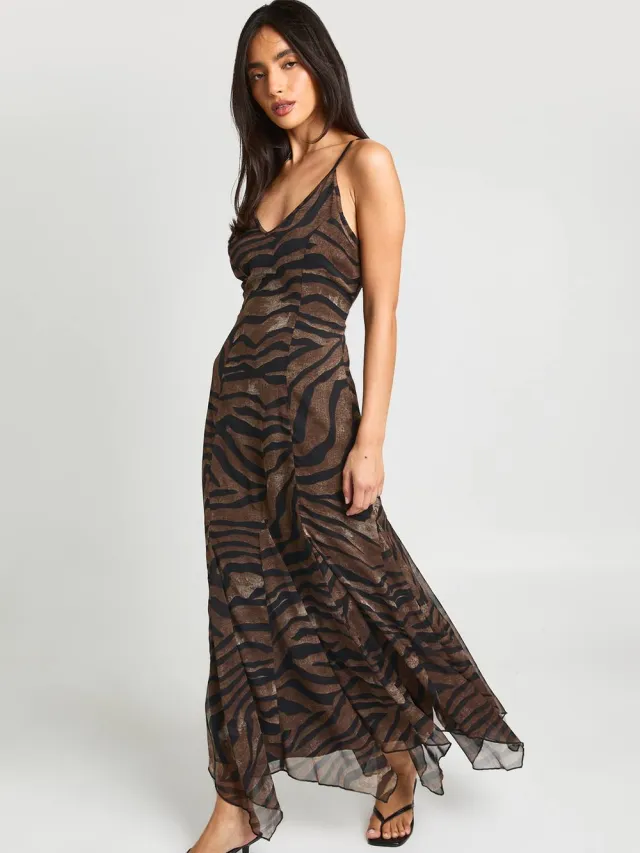 boohoo Dames Maxi Jurk Met Tonaal Dierenprint En Bandjes Chocoladebruin