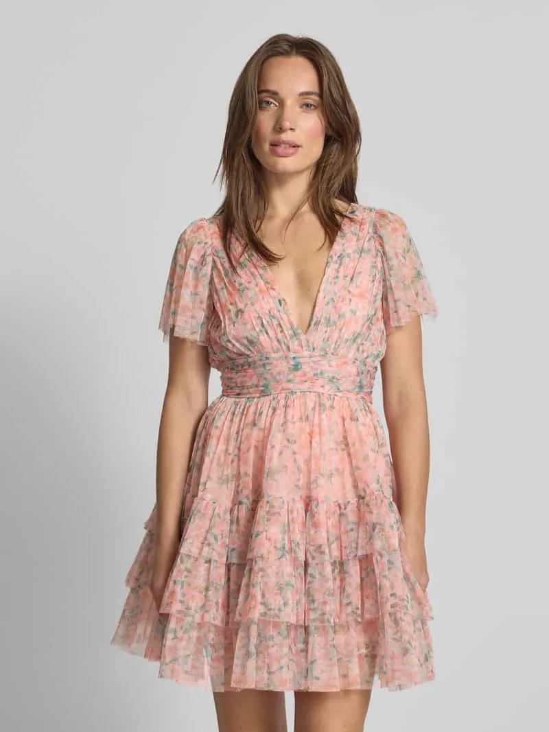 Lace & Beads Cocktailjurk in laagjeslook Abrikoos