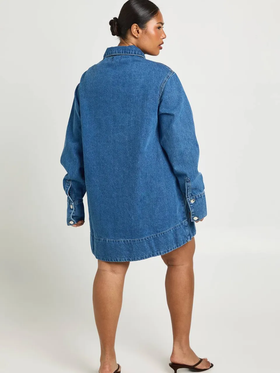 boohoo Dames Plus Denim Jurk Met Lange Mouwen, foto 3