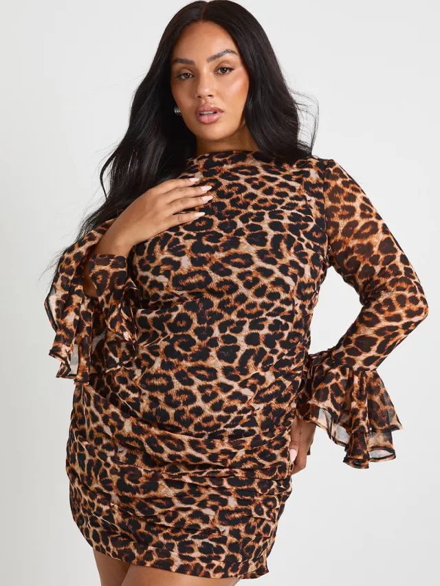 boohoo Dames Plus luipaard chiffon mini-jurk met ruches Luipaardprint