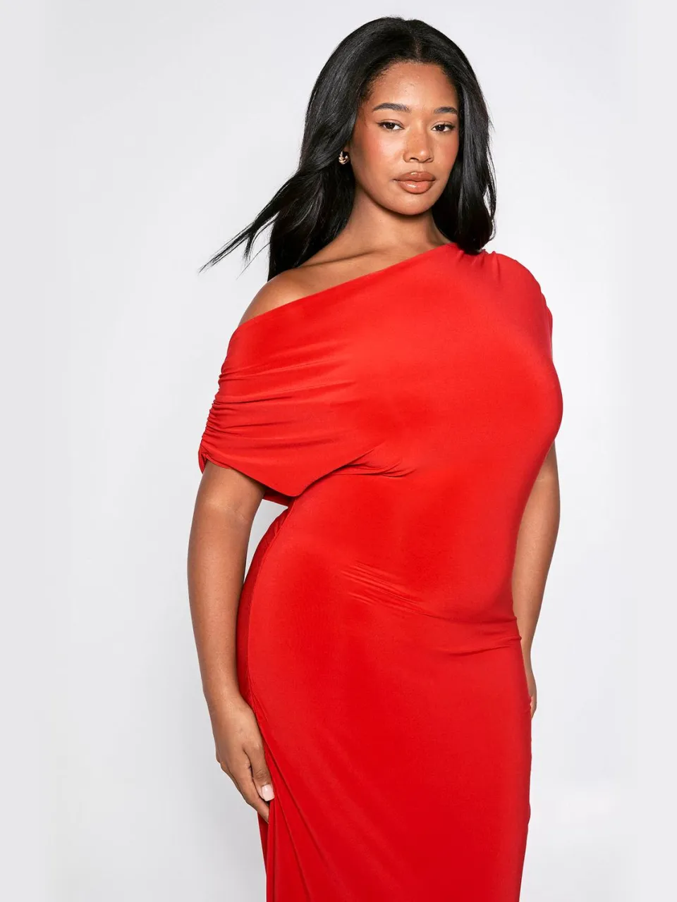 boohoo Dames Plus Gerimpelde Asymmetrische Maxi Jurk Rood