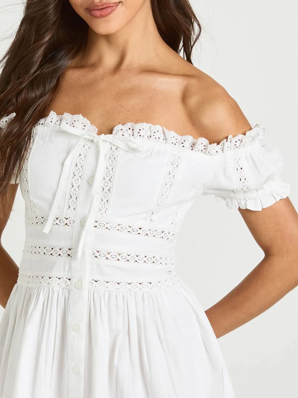 boohoo Dames Mini-jurk Met Kanten Inzetstukken En Bardothals ivoor, foto 4