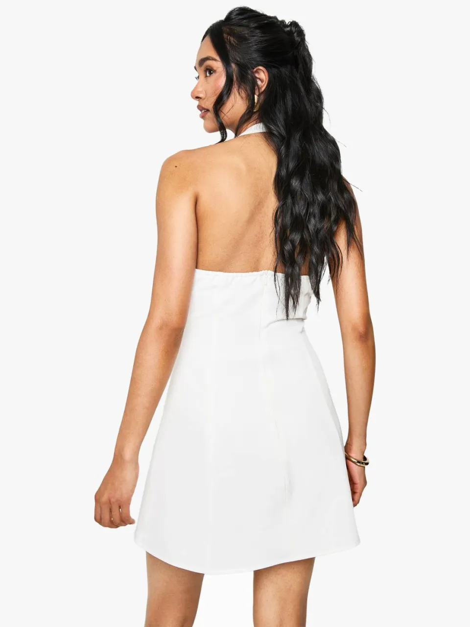 boohoo Dames Op maat gemaakte mini-jurk met gespdetail en halterneck wit, foto 2