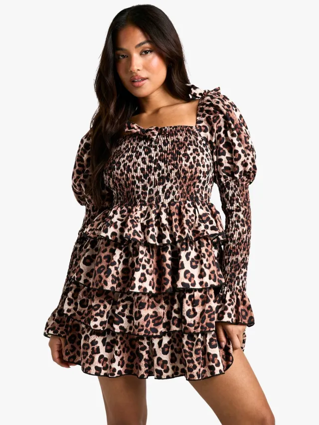 boohoo Dames Petite Shirred Luipaard Shirred Laagjes Ruches Skaterjurk Dierenprint