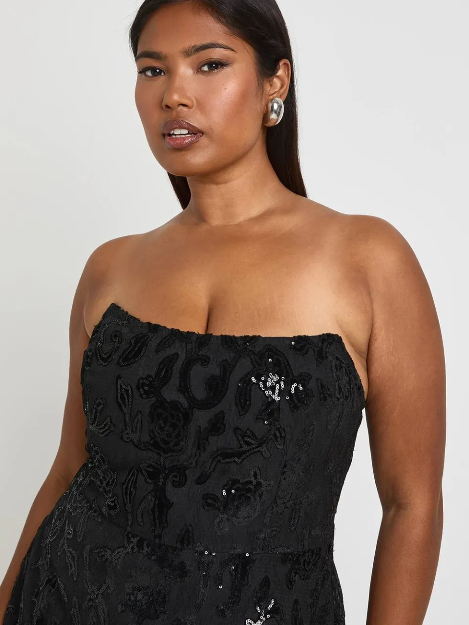 boohoo Dames Plus Bandeau Gestructureerde fluwelen kant Demask skater mini-jurk zwart, foto 4
