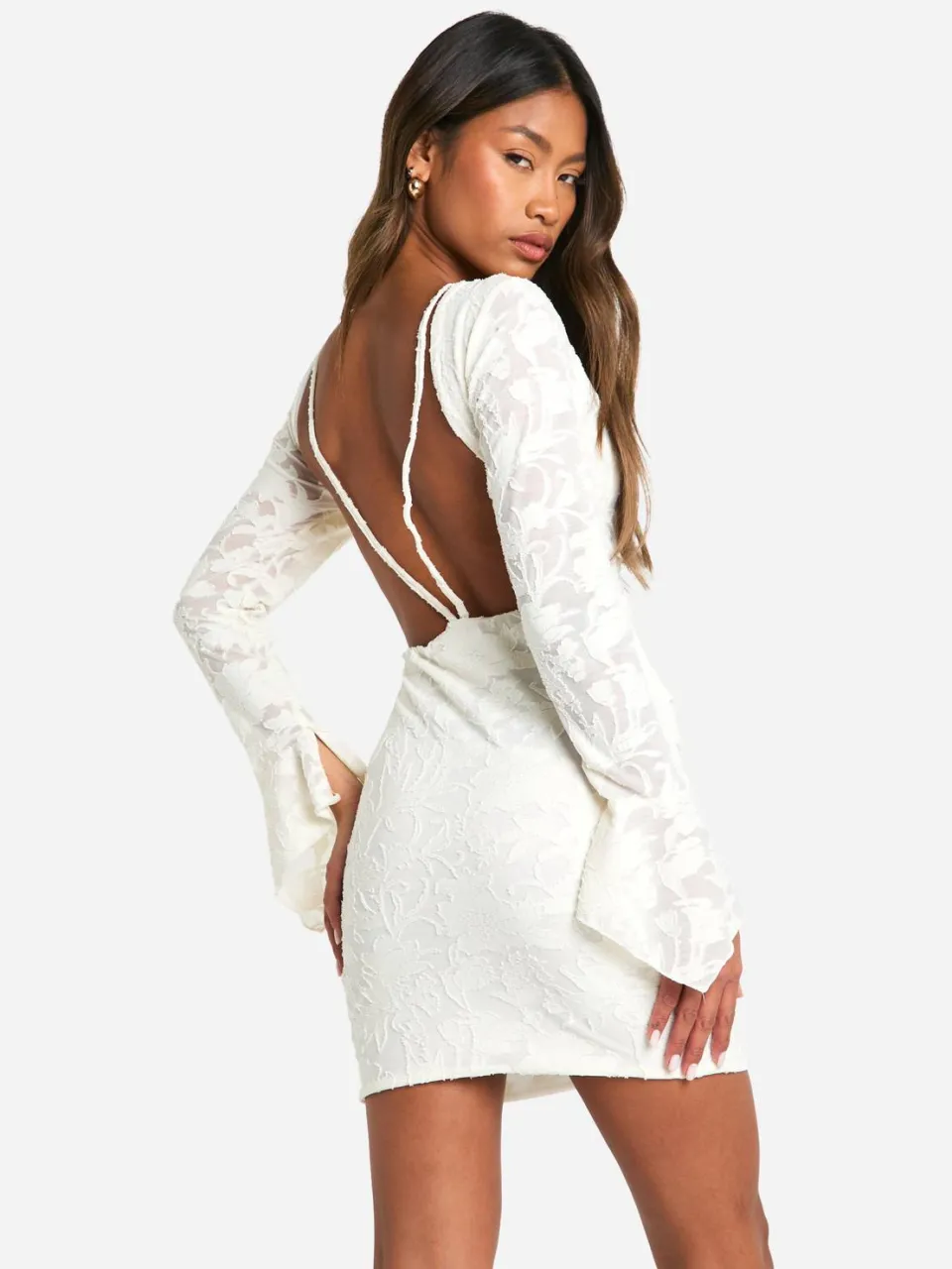 boohoo Dames Jacquard Bloemen Mini Jurk met Uitlopende Mouwen ivoor, foto 3