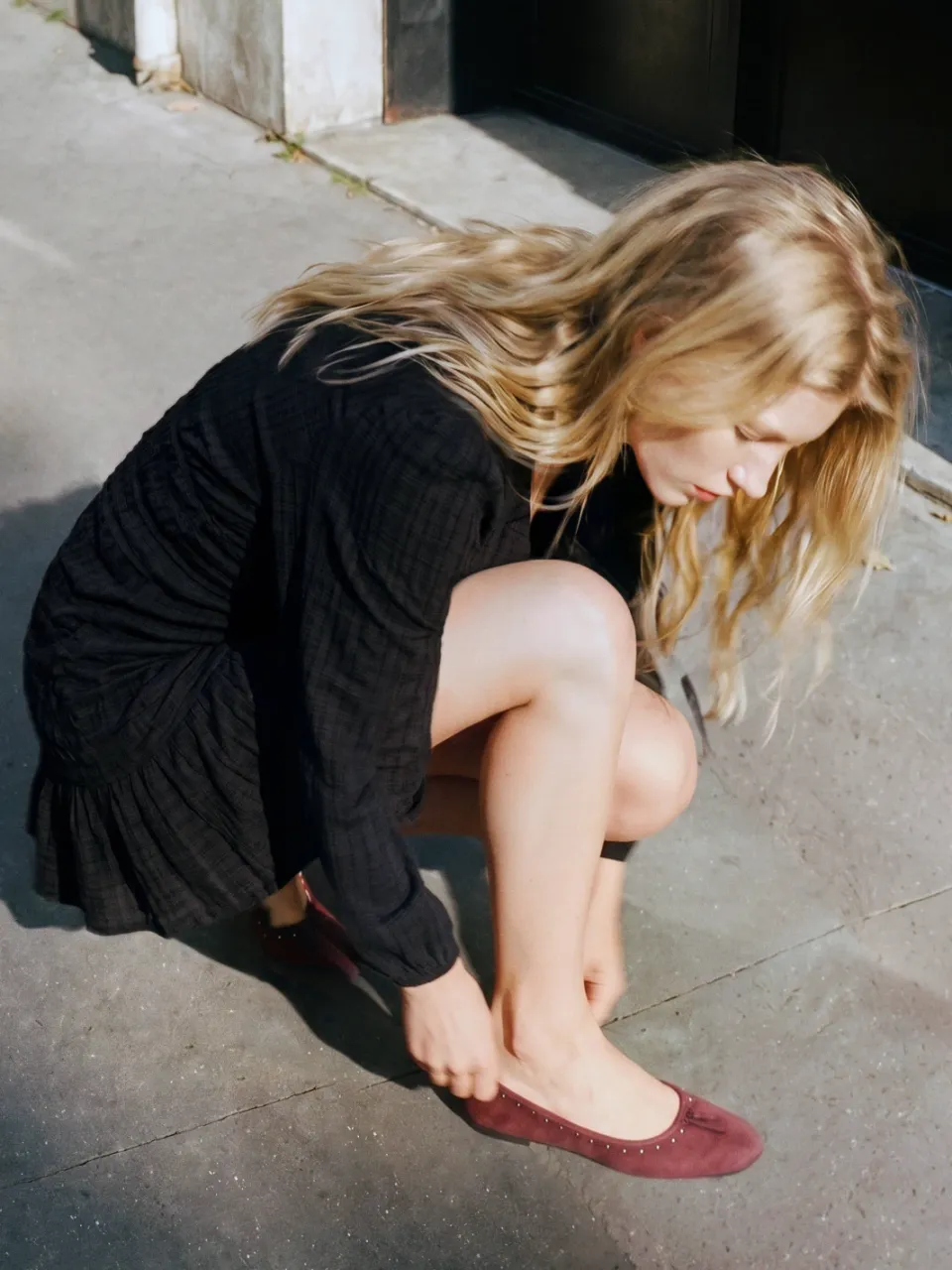 Mango Teen korte jurk met ruches zwart, foto 5