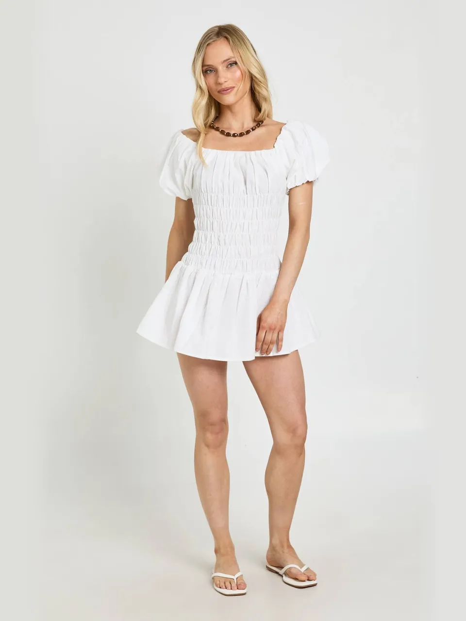 boohoo Dames Petite Linnen-look Pofmouw Gesmockte Maxi Jurk ivoor, foto 3