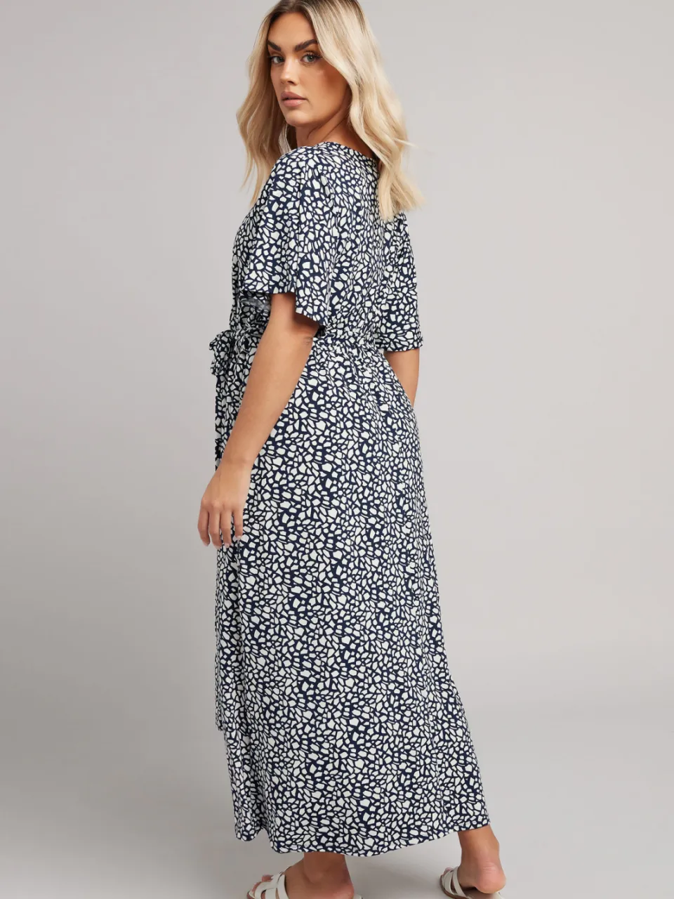 Yours Maxi Wikkeljurk Met Abstracte Print En Korte Mouwen In Donkerblauw/Wit-56, foto 3