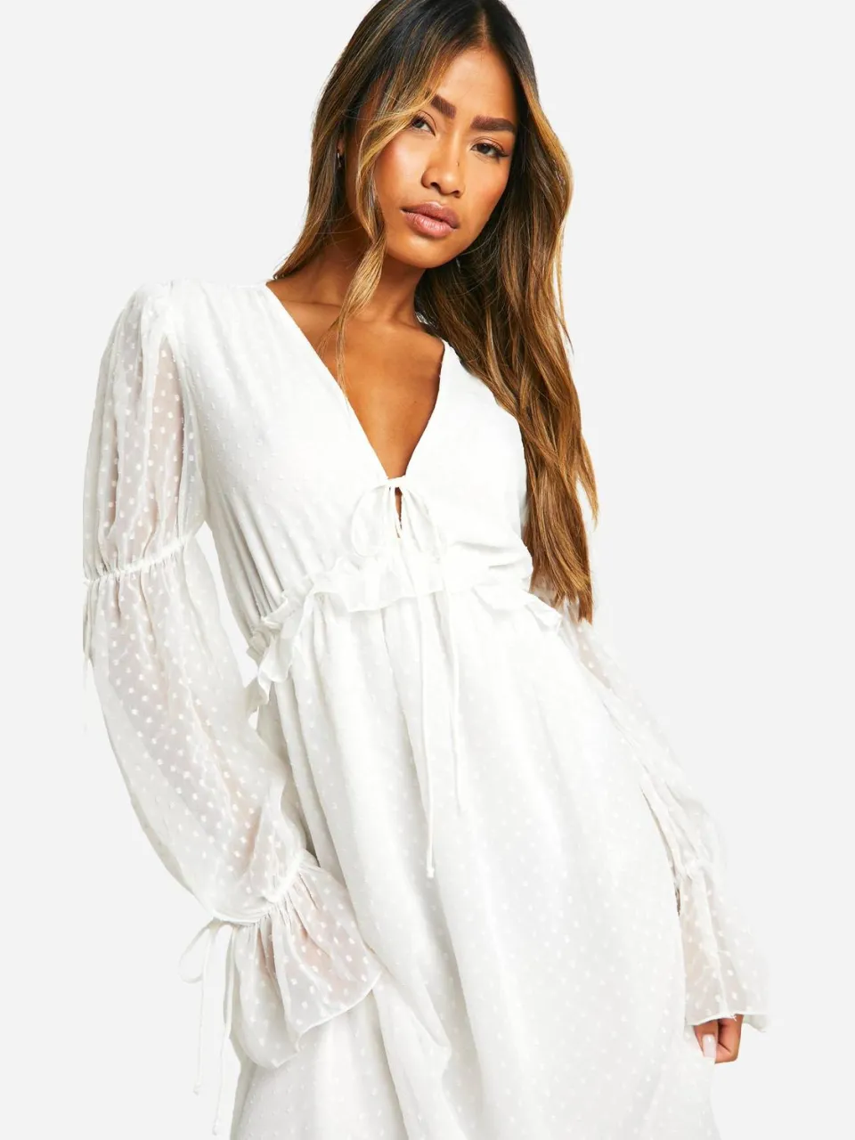 boohoo Dames Dobby Ruffle Maxi Jurk crème, foto 4
