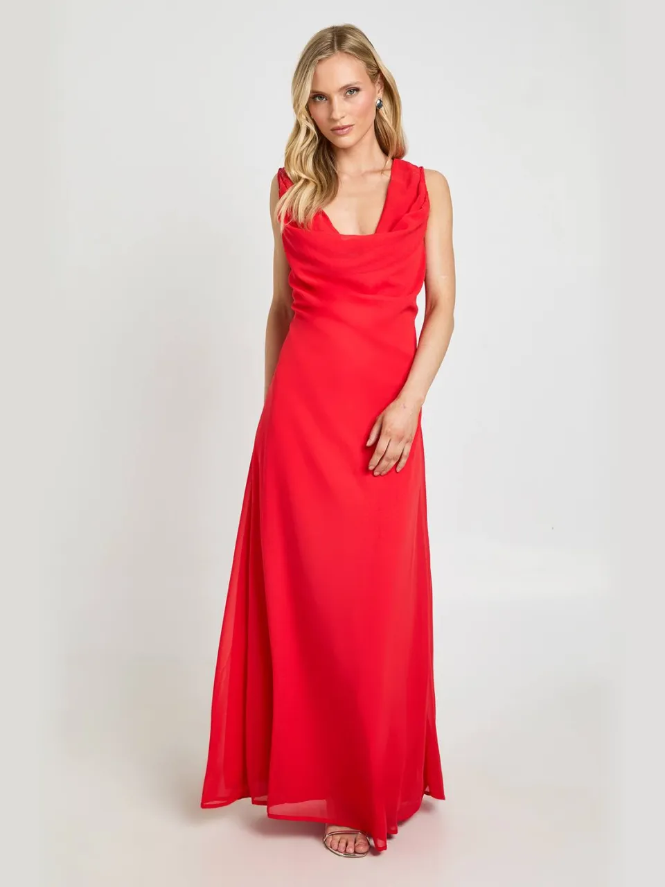 boohoo Dames Petite Chiffon Maxi Jurk Met Waterval Halslijn rood, foto 3