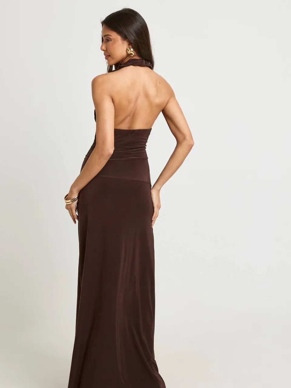boohoo Dames Dubbele Laag Gerimpelde Halternek Maxi Jurk chocoladebruin, foto 2