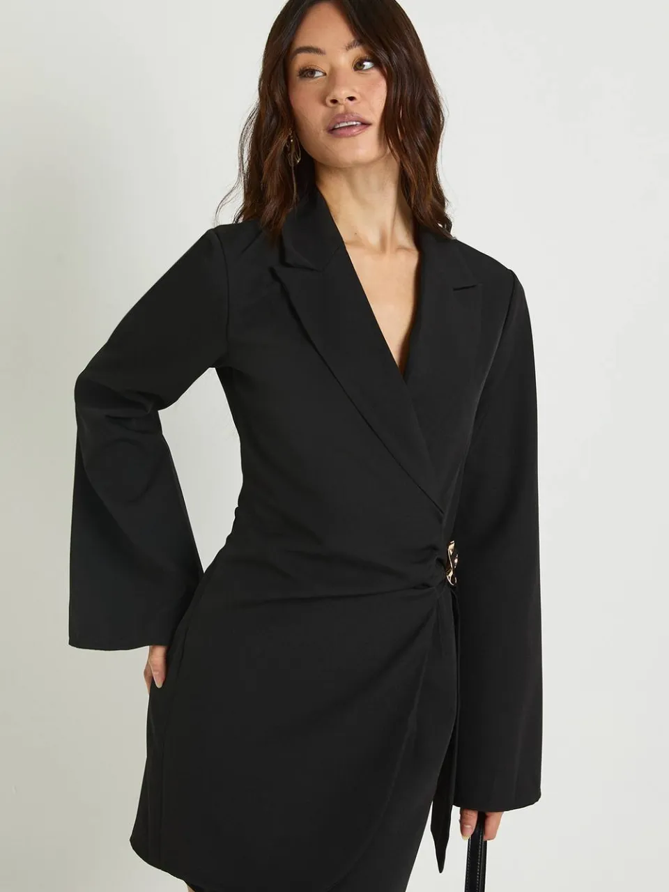 boohoo Dames Tall Blazerjurk met Gespsdetail en Strikceintuur zwart, foto 3