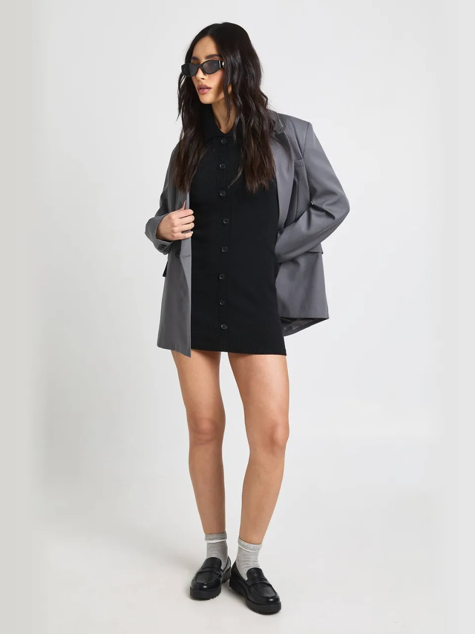 boohoo Dames Gebreide Mini-jurk Met Knoopsluiting zwart, foto 3