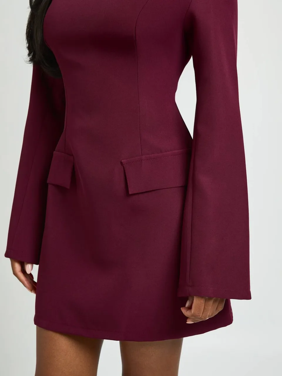 boohoo Dames Mini-jurk Met Lange Mouwen, Brede Halslijn En Getailleerde Snit bessen, foto 4