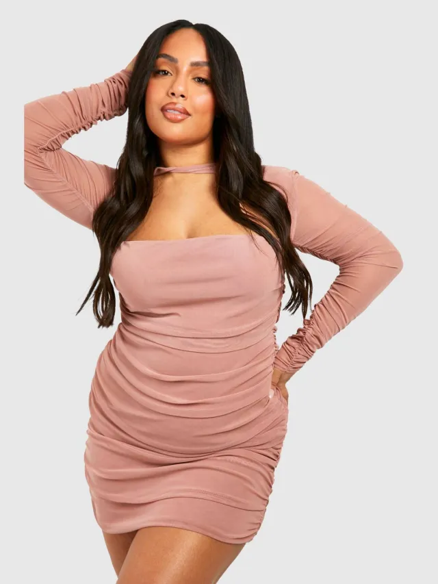 boohoo Dames Plus Mesh Twist Detail Gerafelde Bodycon Jurk roos, foto 3