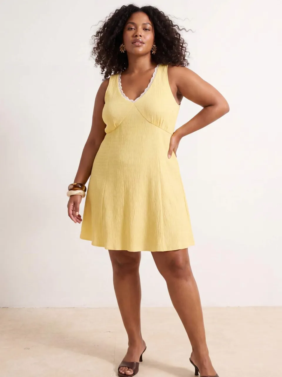 Trendyol Curve Dames Geel Effen Kort / Mini Mouwloos A-lijn Grote maten Jurk
