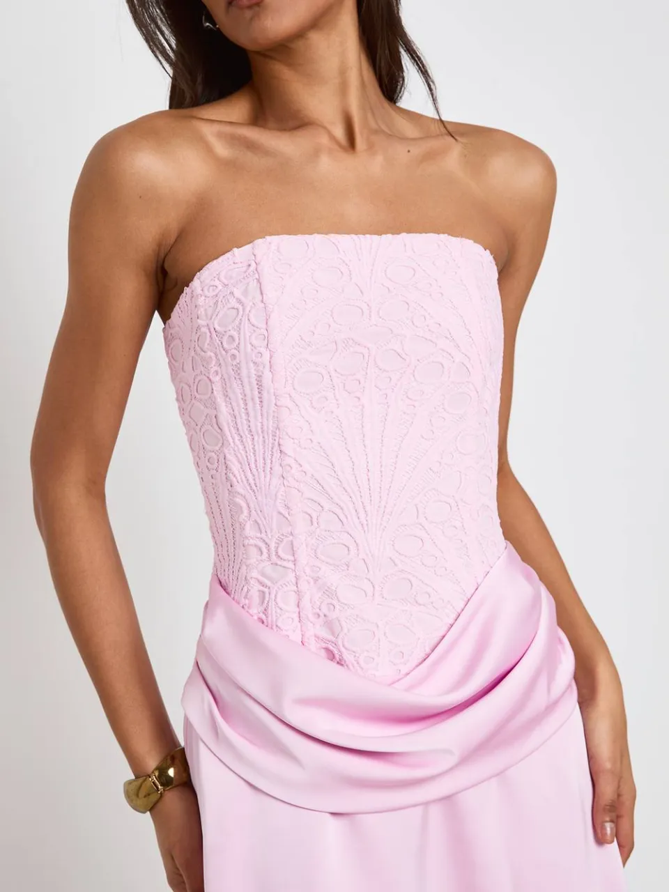 boohoo Dames Lange Getextureerde Doorschijnende Bloemen Kanten Corset Drape Mini Jurk baby roze, foto 4