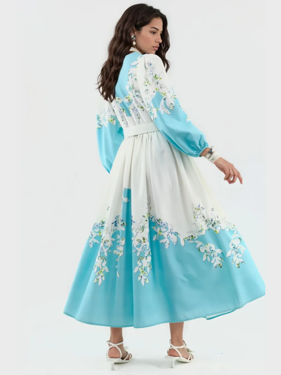 MSN Collection Bloemen Maxi Jurk met V-hals en Knoopdetails lichtblauw, foto 2