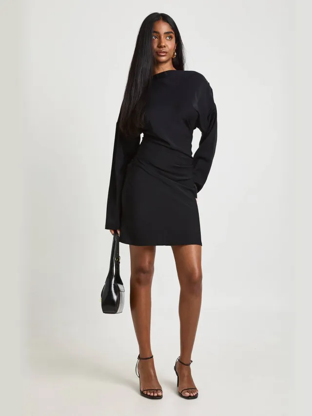 boohoo Dames Geweven Mini Jurk met Slash Hals en Gerimpelde Zijkant Zwart