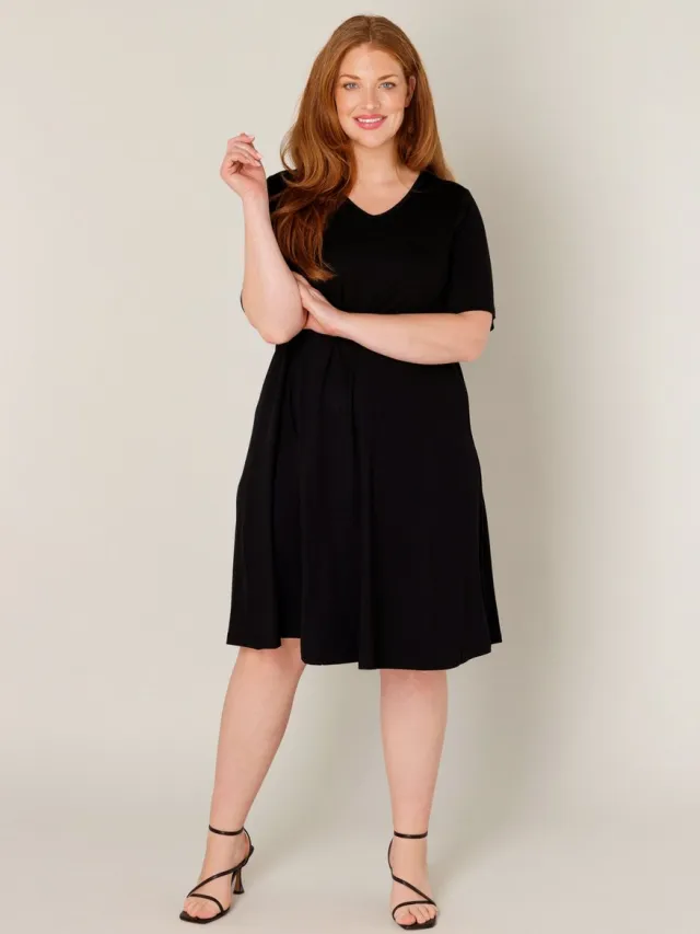 Base Level CURVY BLCAbernathy Jurk - Black - maat 3(52)