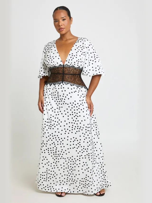 boohoo Dames Plus Satijnen Maxi Jurk Met Stippenprint, Kanten Paneeldetail En Engelenmouwen Wit