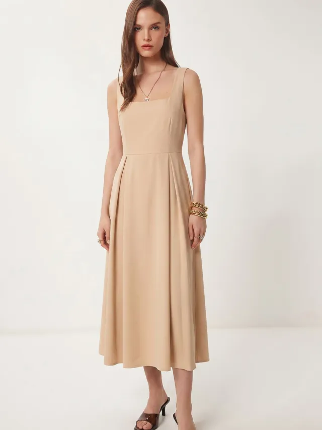 Happiness Istanbul Vierkante Kraag A-Vorm Midi Jurk met Ritssluiting Beige