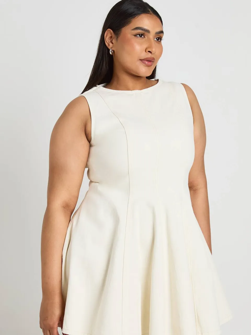 boohoo Dames Plus Denim Flippy Mouwloze Jurk, foto 3
