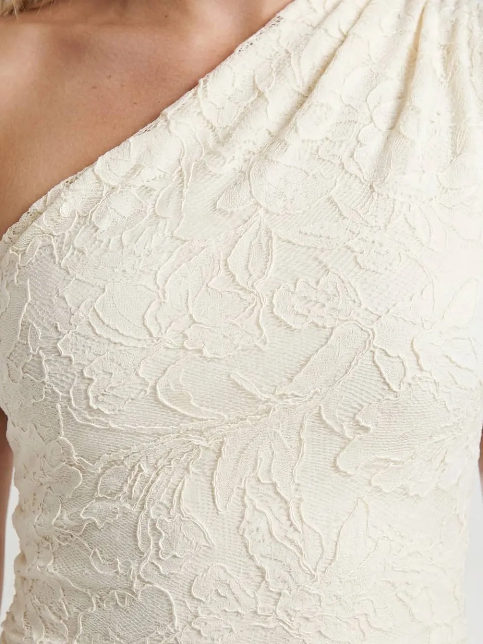 boohoo Dames Burnout Bloemen Asymmetrische Hals Maxi Jurk ivoor, foto 3