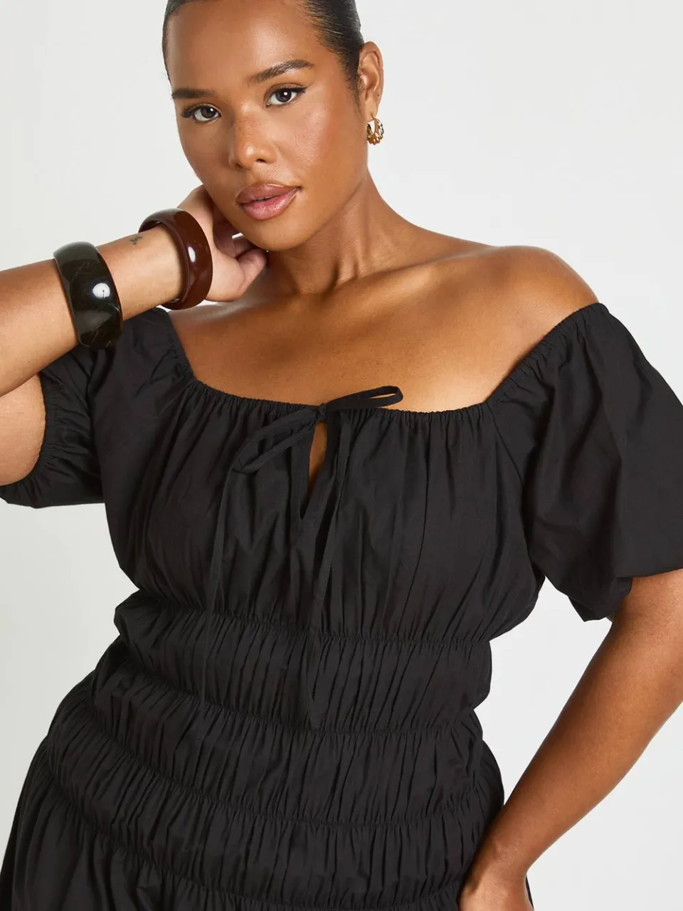 boohoo Dames Plus Pofmouw Gerimpelde Ruches Maxi Jurk zwart, foto 2