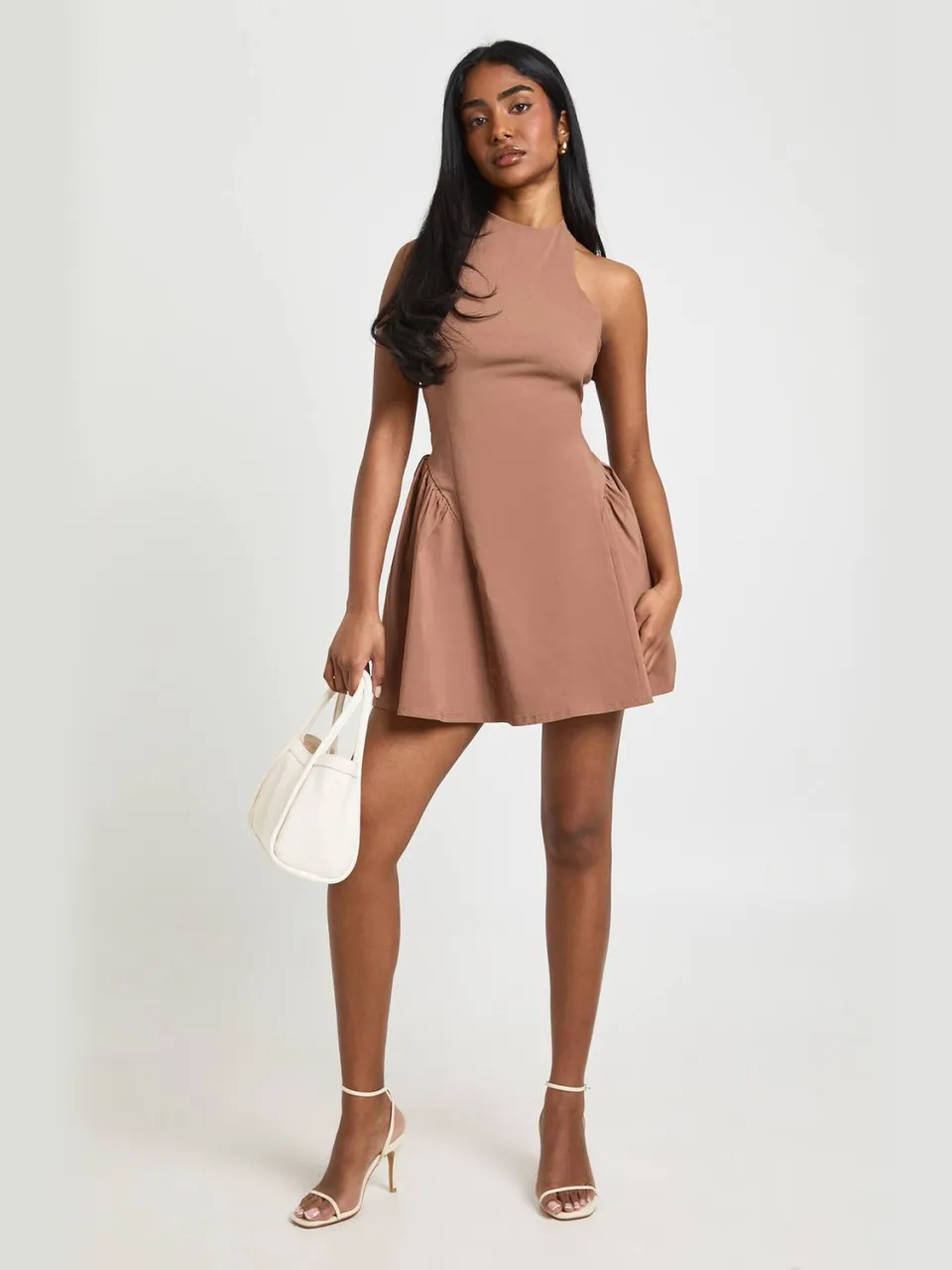 boohoo Dames Halterneck Wijde Rok Mini Jurk chocoladebruin, foto 3