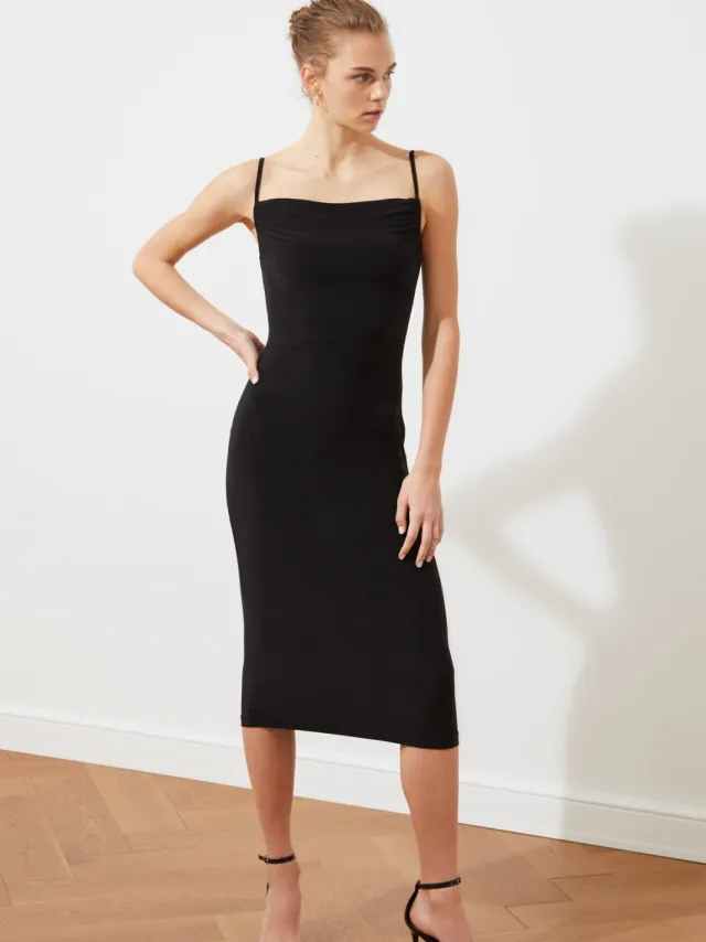 Trendyol Vrouw/Meisje Col nek Bodycon Midi Jurk Zwart