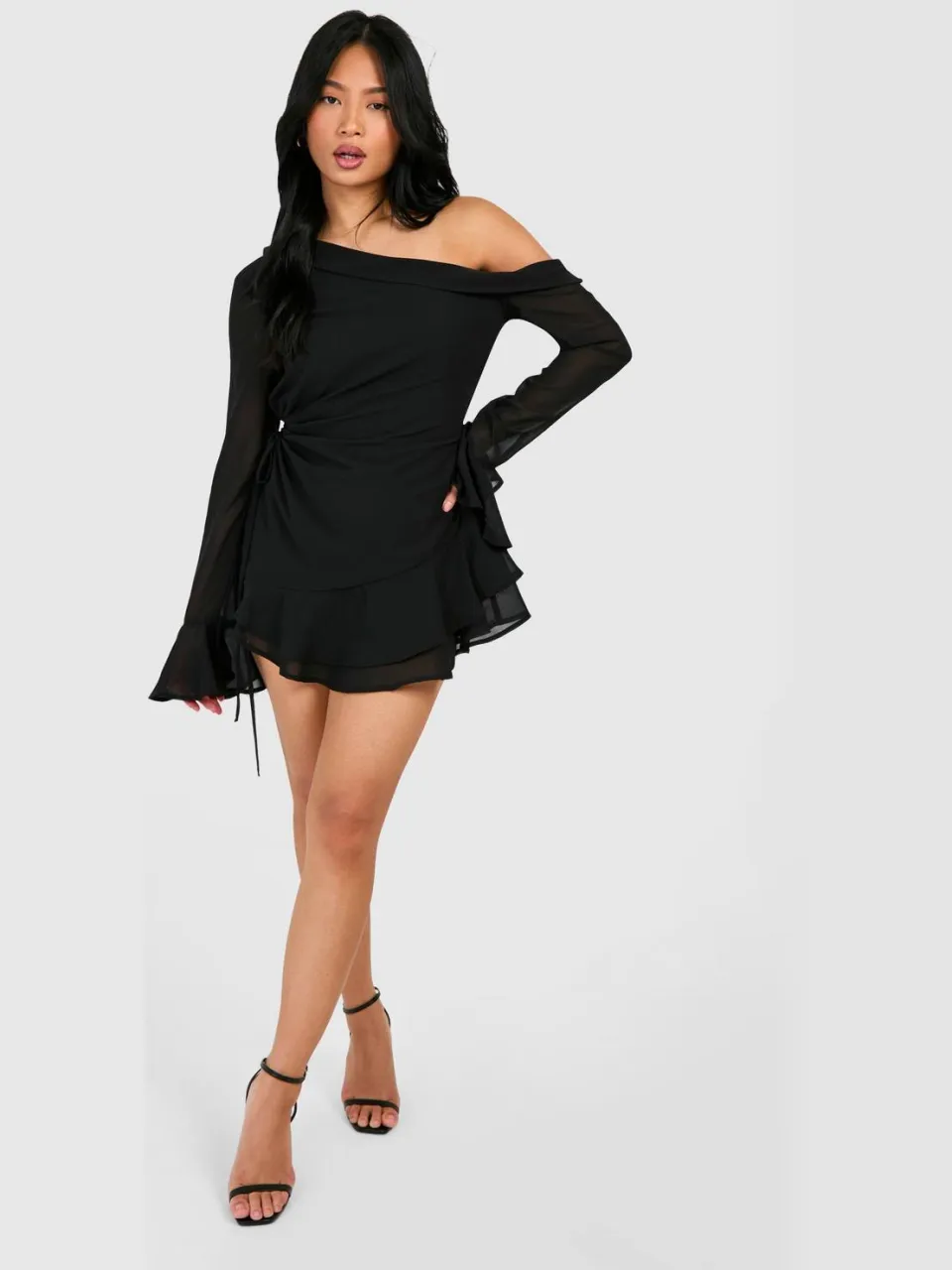 boohoo Dames Petite Bardot Chiffon Langmouw Mini Jurk Zwart