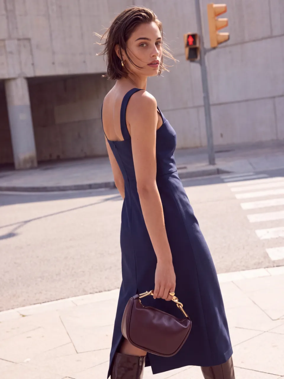 Trendyol TRENDYOLMİLLA Dames Donkerblauw Effen Midi Mouwloos Bodycon Jurken marineblauw/blauw, foto 2
