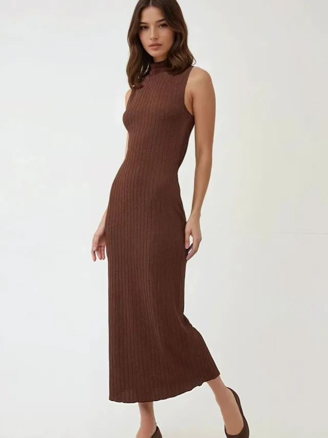Hiccup Getextureerde Halterkraag Bodycon Maxi-jurk Bruin