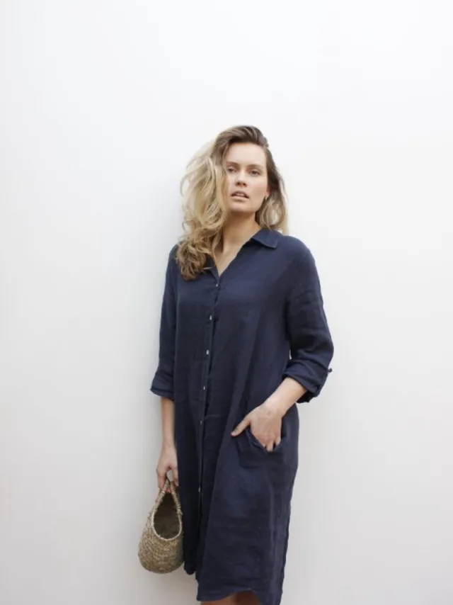 MOOI! Company Jurk Esmee is gemaakt van 100% linnen en valt heerlijk los. Lavendel