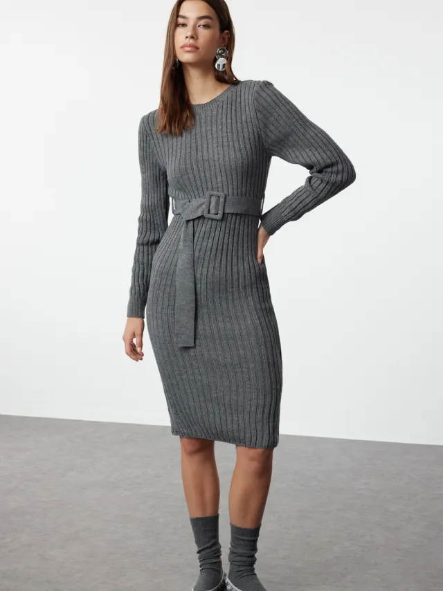 Trendyol TRENDYOLMİLLA Dames Grijs Effen Midi Lang Casual A-lijn Jurken